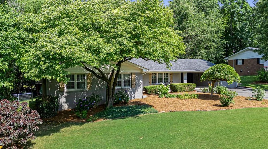 105 Stone Haven Dr, Calhoun, GA 30701-2053
