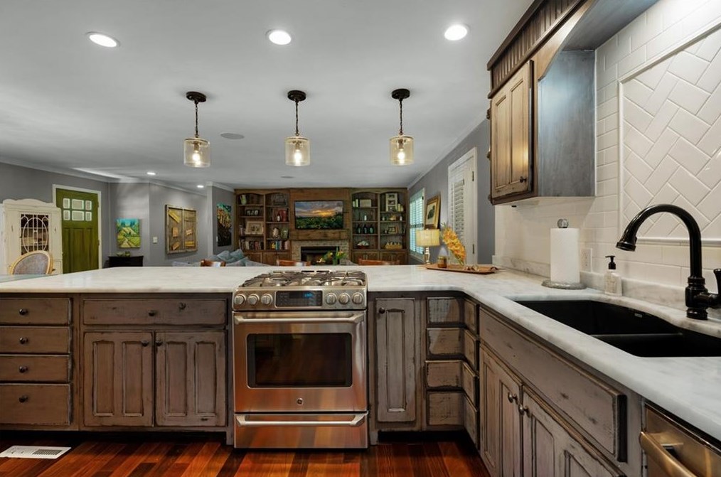 105 Stone Hvn Dr, Calhoun GA 30701-2053 exterior