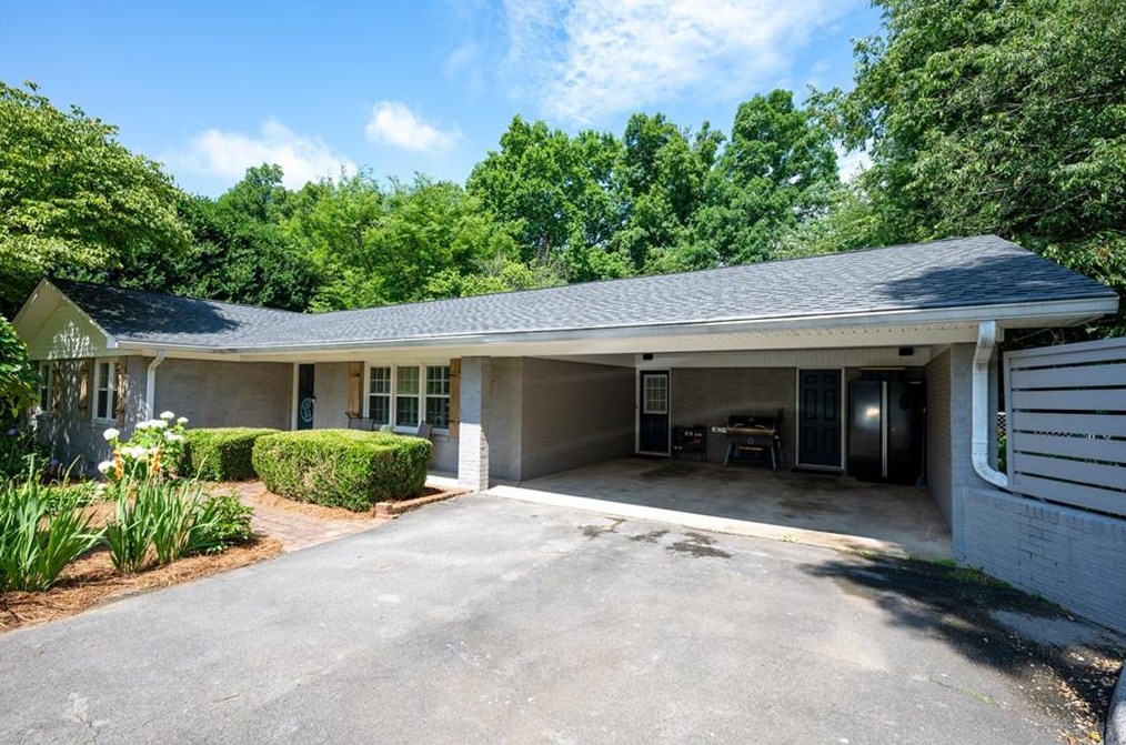 105 Stone Hvn Dr, Calhoun GA 30701-2053 exterior