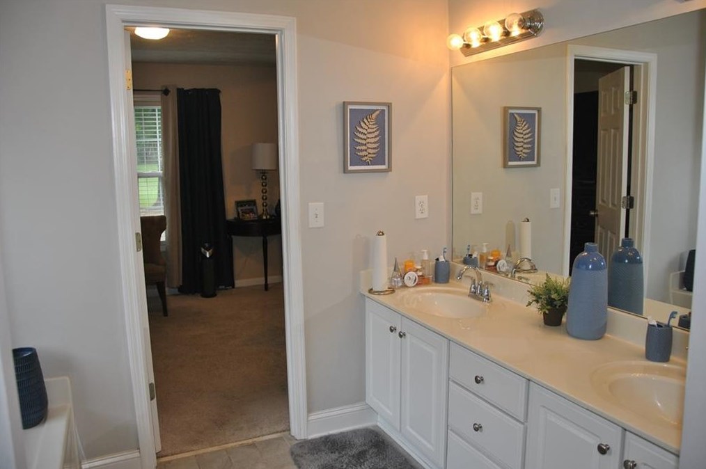 115 Shadowlake Dr, Conyers GA  30094-4127 exterior
