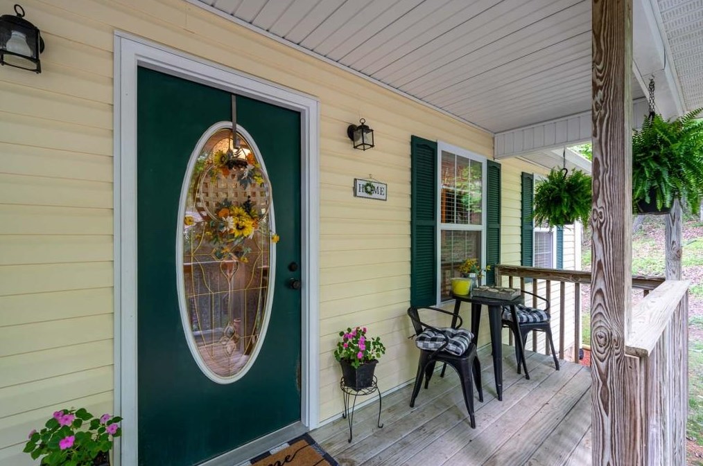 1176 Riverview Dr, Ellijay, GA 30540-9651