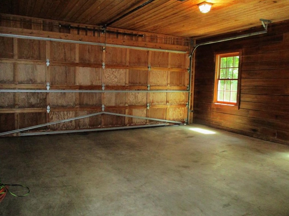 140 Sunrise Ter, Calhoun GA 30701-4638 exterior