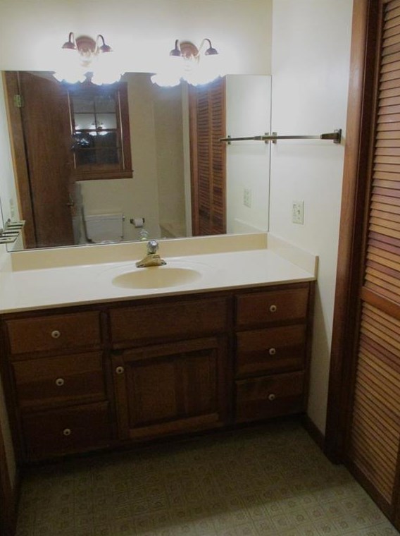 140 Sunrise Ter, Calhoun GA 30701-4638 exterior