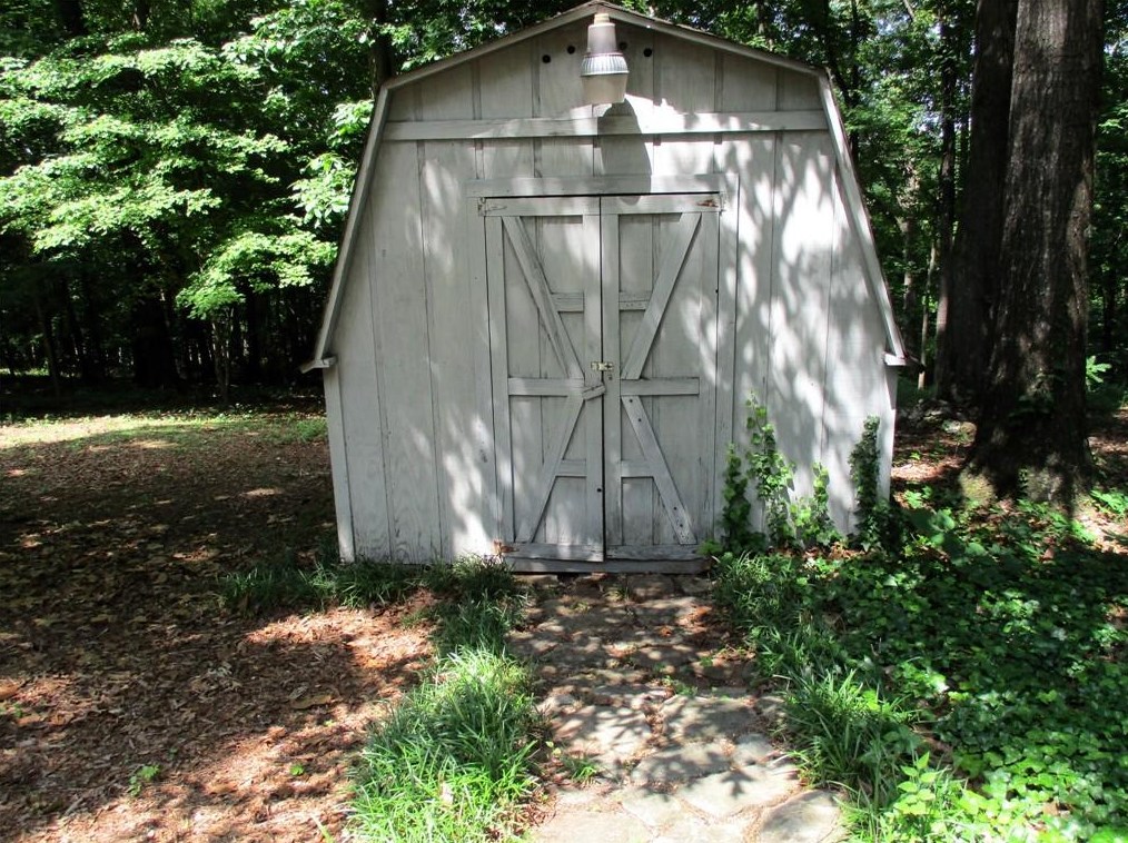 140 Sunrise Ter, Calhoun GA 30701-4638 exterior