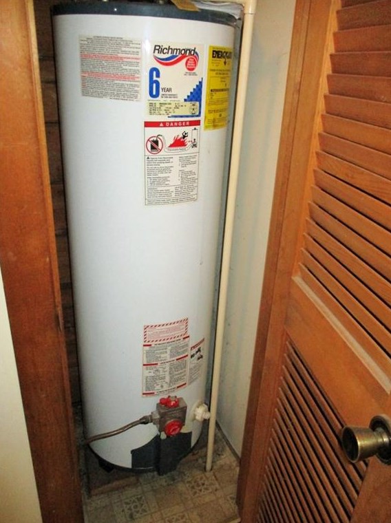 140 Sunrise Ter, Calhoun GA 30701-4638 exterior