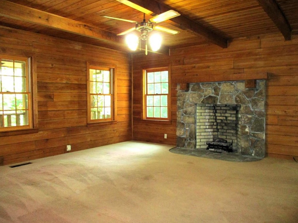 140 Sunrise Ter, Calhoun GA 30701-4638 exterior