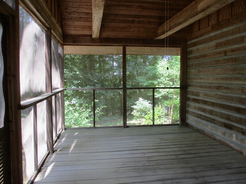 140 Sunrise Ter, Calhoun GA 30701-4638 exterior