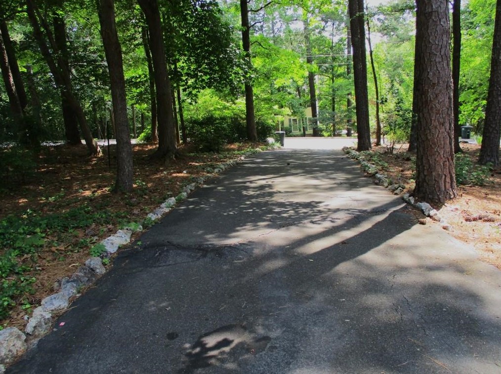 140 Sunrise Ter, Calhoun GA 30701-4638 exterior