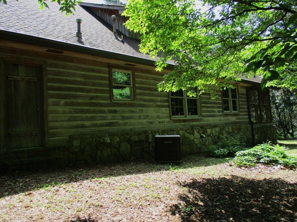 140 Sunrise Ter, Calhoun GA 30701-4638 exterior