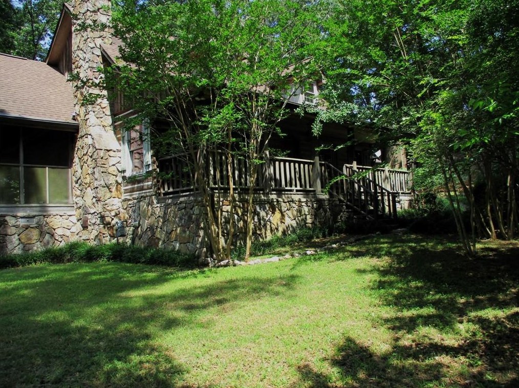 140 Sunrise Ter, Calhoun GA 30701-4638 exterior