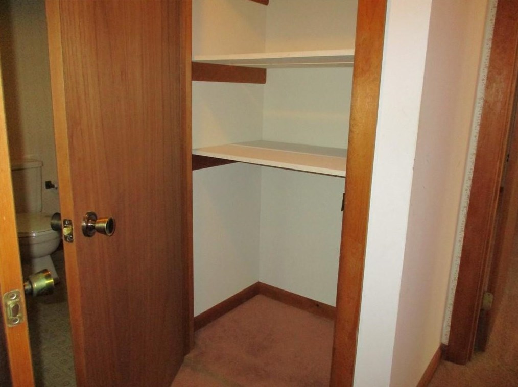 140 Sunrise Ter, Calhoun GA 30701-4638 exterior