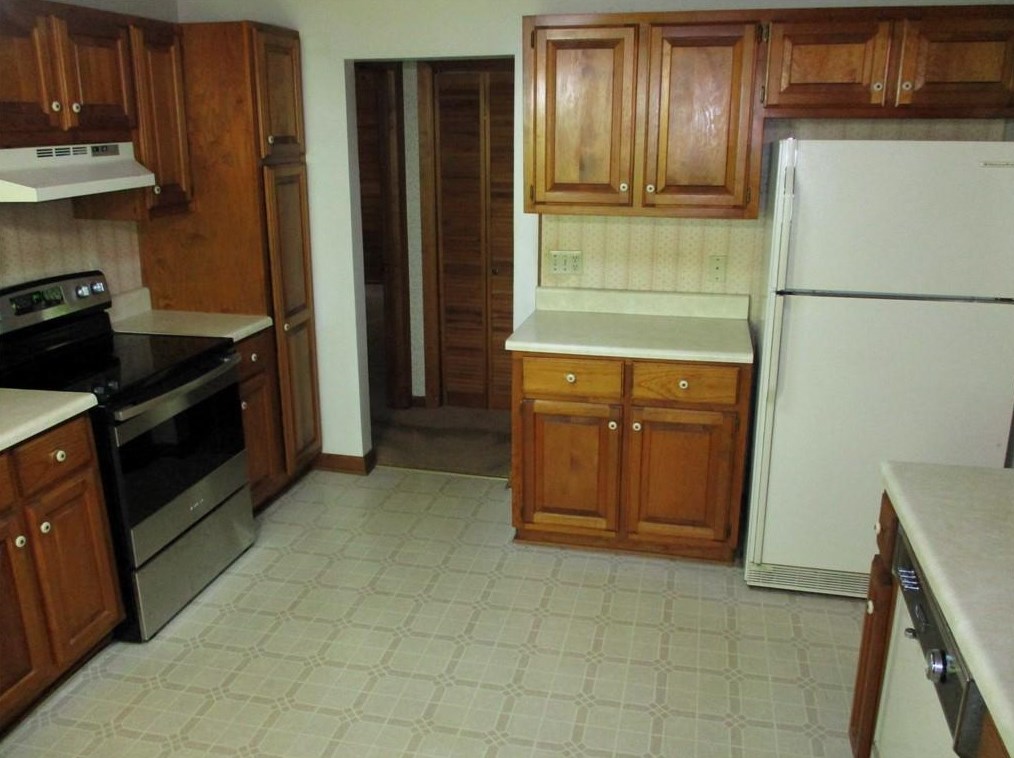 140 Sunrise Ter, Calhoun GA 30701-4638 exterior