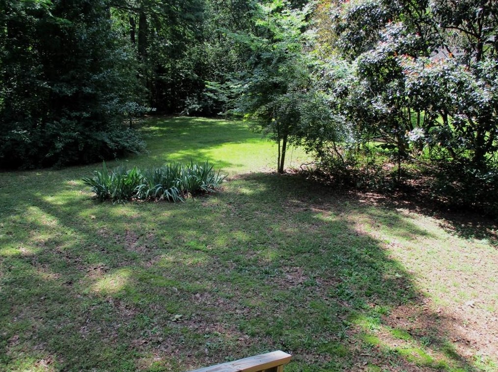 140 Sunrise Ter, Calhoun GA 30701-4638 exterior