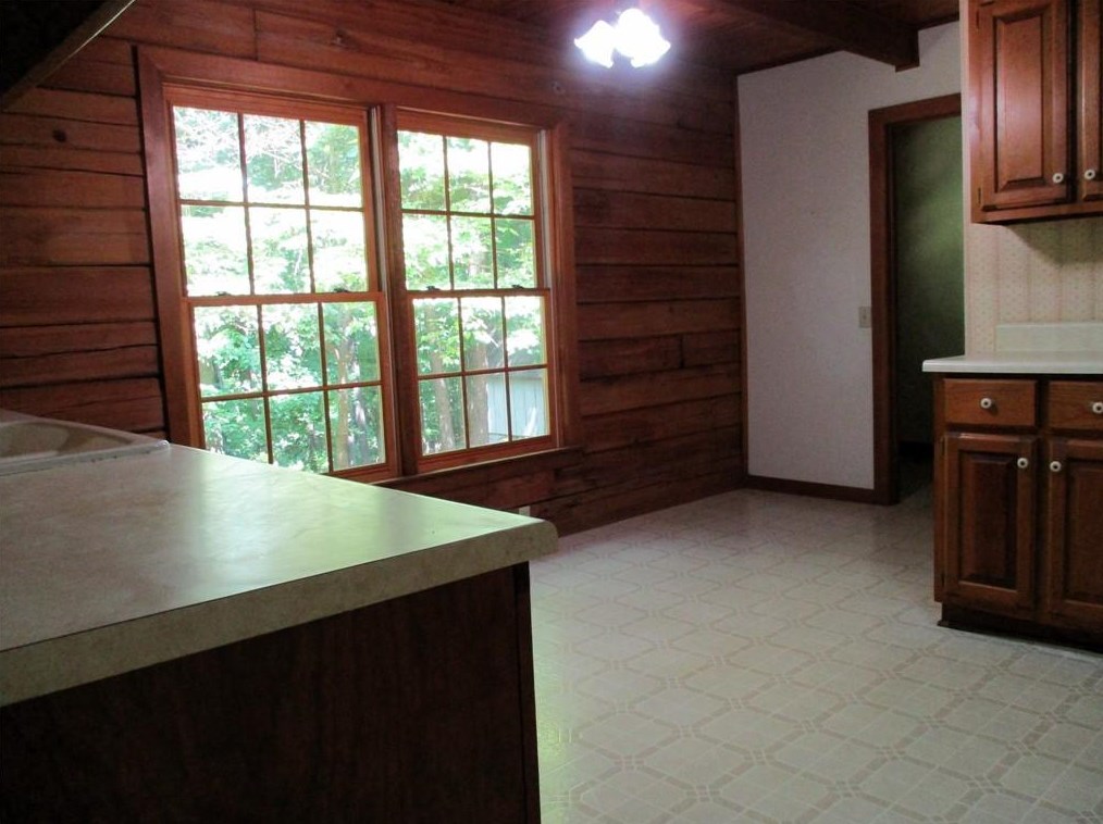 140 Sunrise Ter, Calhoun GA 30701-4638 exterior