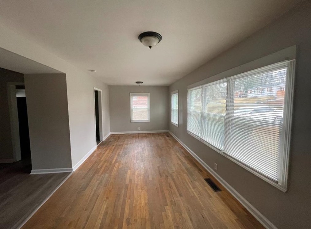 1931 Selwyn Dr, Decatur GA  30035-1959 exterior