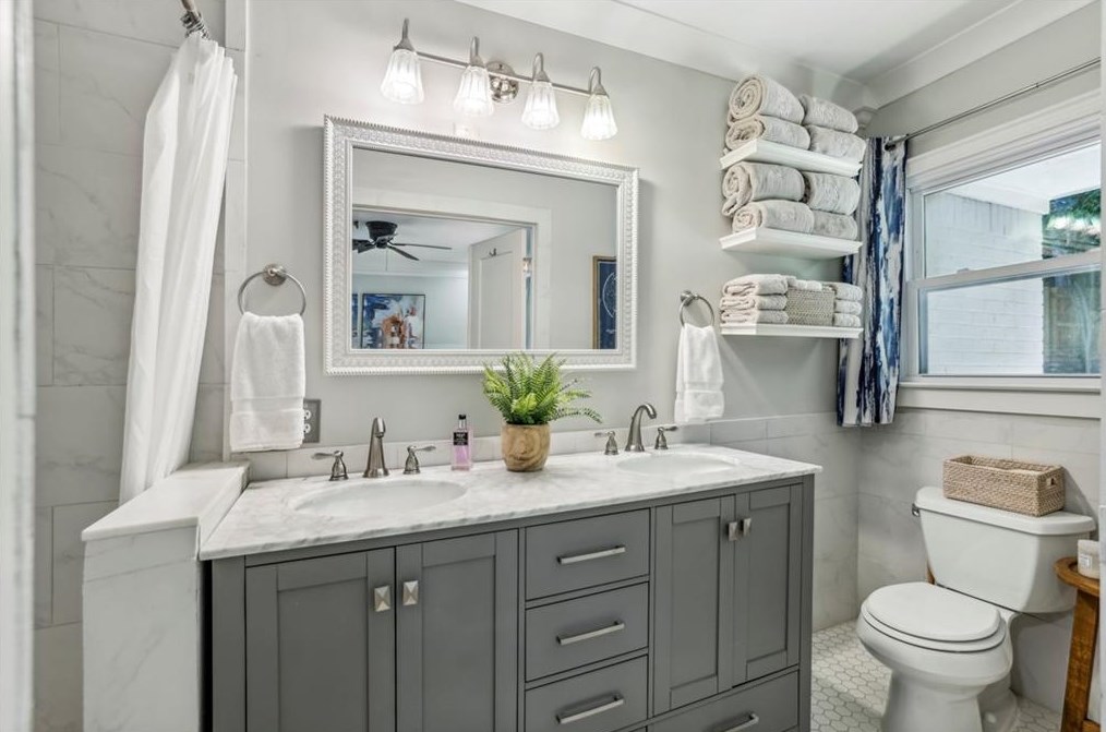 5545 Sherrell Dr, Atlanta GA 30342-1304 exterior