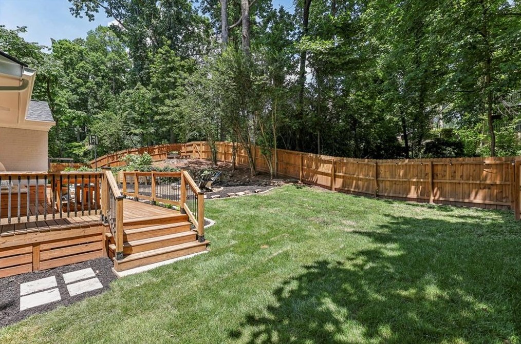 5545 Sherrell Dr, Atlanta GA 30342-1304 exterior