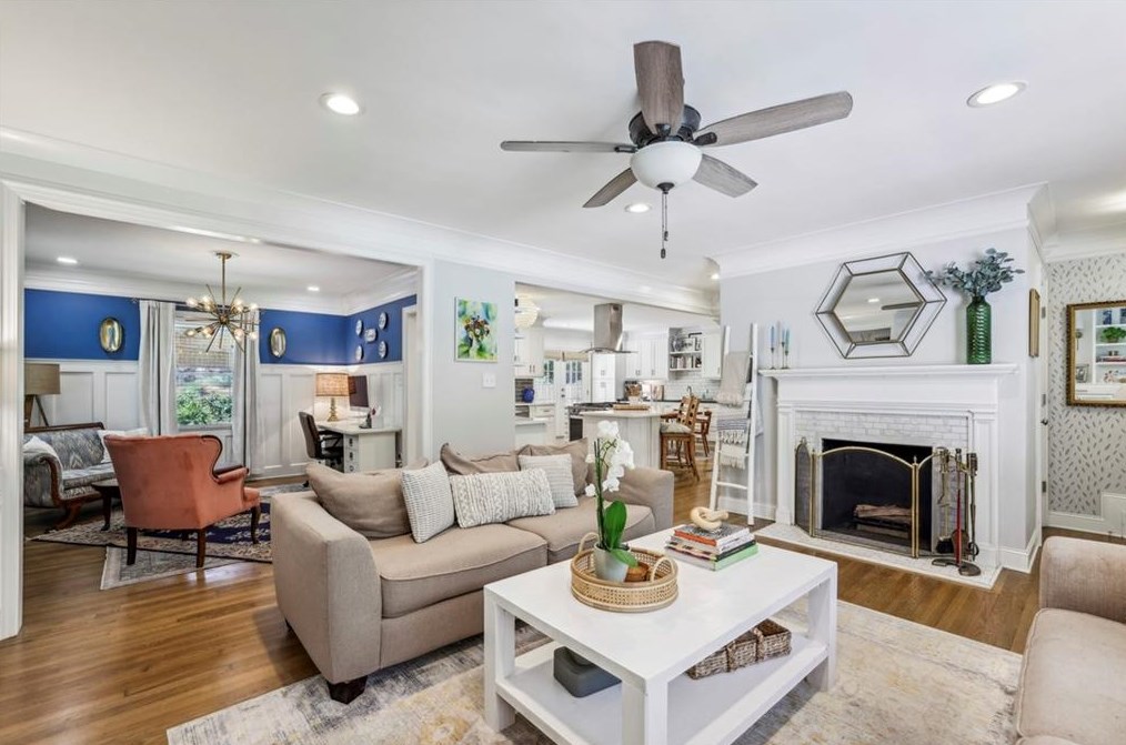 5545 Sherrell Dr, Atlanta GA 30342-1304 exterior