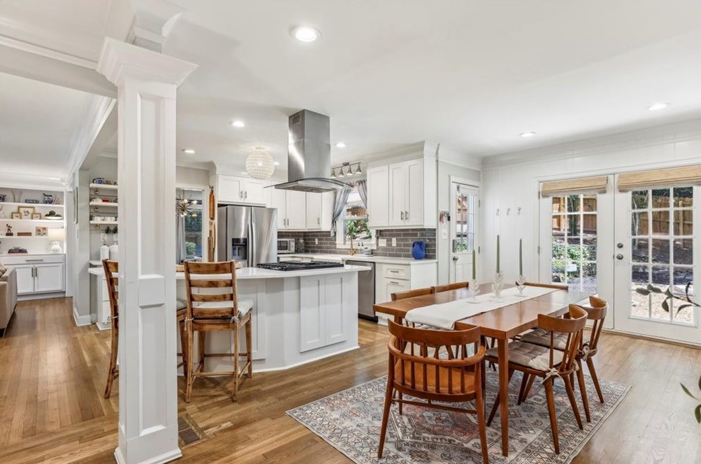 5545 Sherrell Dr, Atlanta GA 30342-1304 exterior