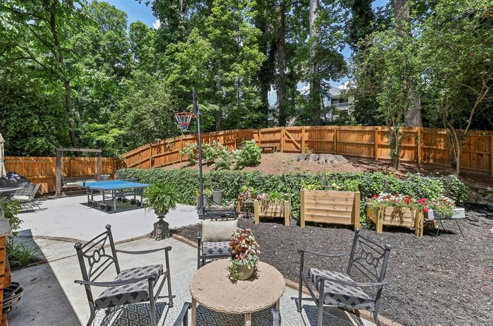 5545 Sherrell Dr, Atlanta GA 30342-1304 exterior