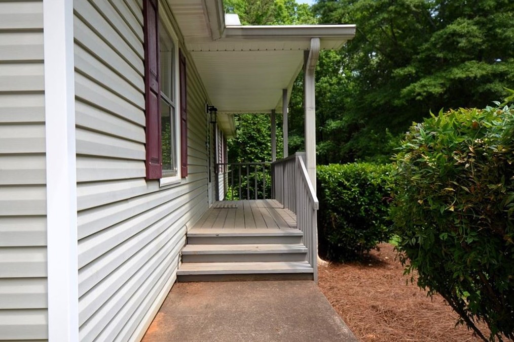 7510 Banks Mill Rd, Douglasville, GA 30135-5273