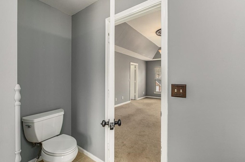 1825 Enon Pne Dr, Atlanta GA  30331-8441 exterior