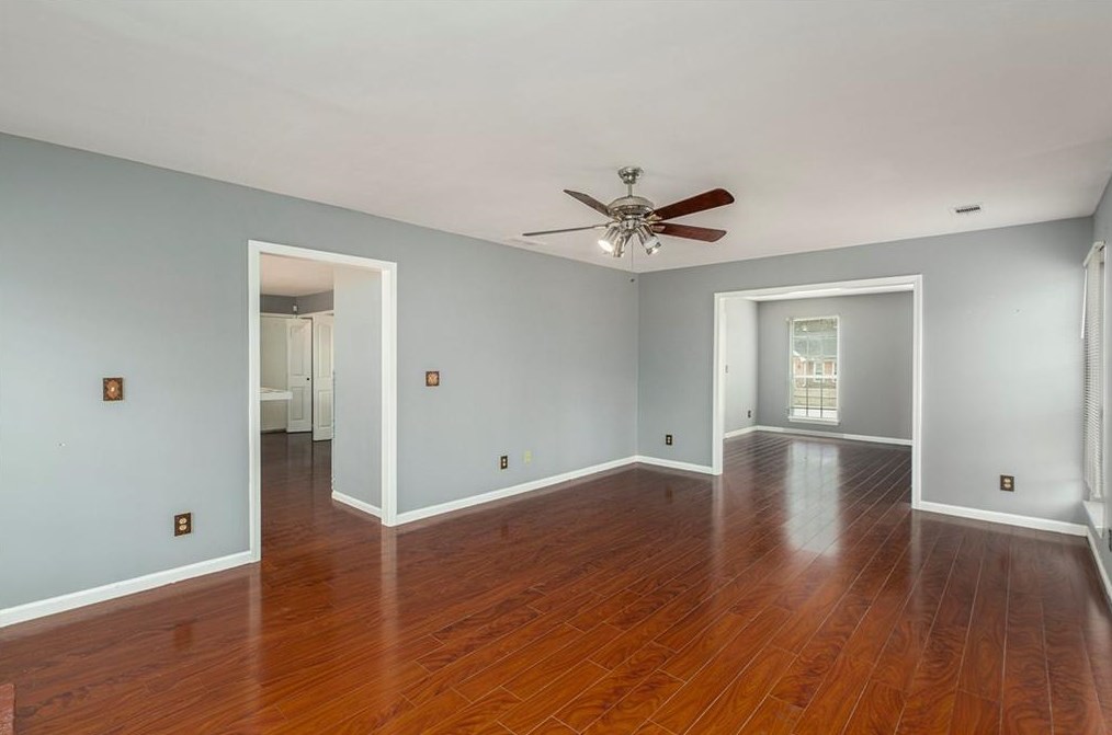 1825 Enon Pne Dr, Atlanta GA  30331-8441 exterior