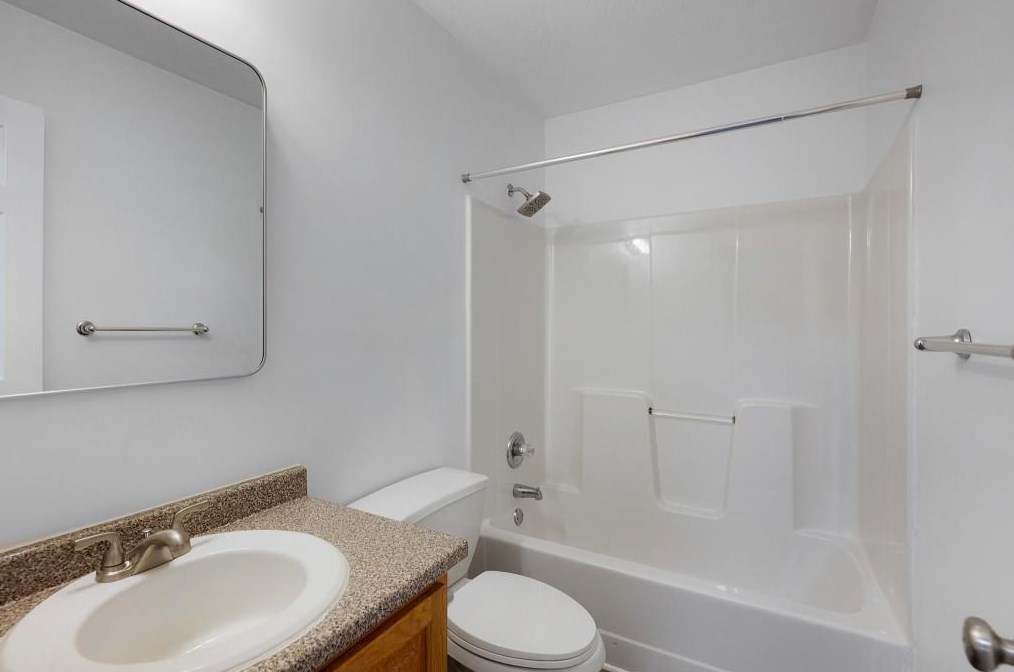 589 Hall Memorial Rd, Calhoun GA 30701-8312 exterior