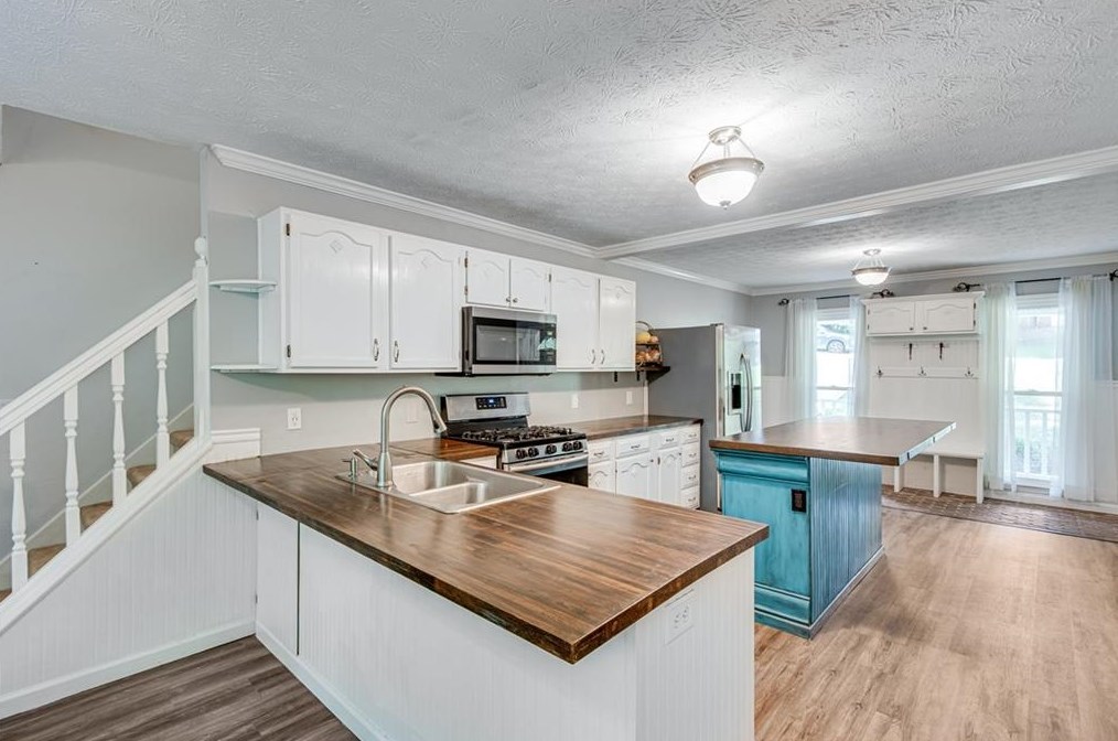 1450 Laurel River Trl, Lawrenceville, GA 30043-3666