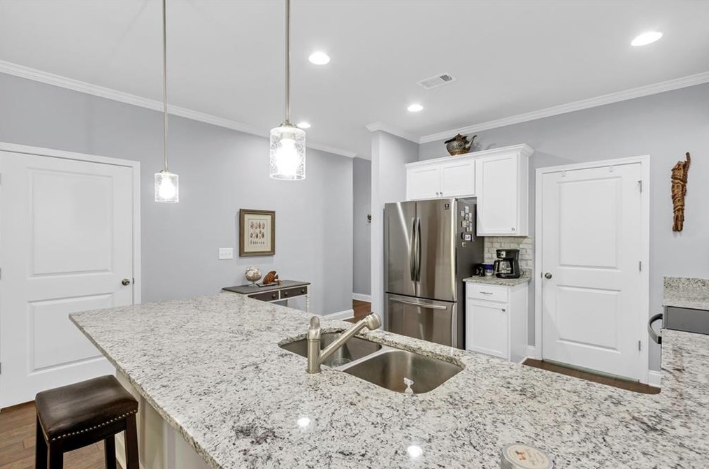 3738 Shades Vly Ln, Gainesville GA 30501 exterior