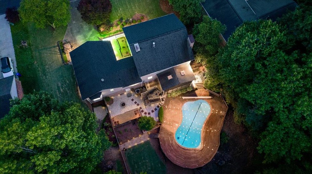 2450 Fontainebleau Dr, Atlanta GA  30360-1227 exterior