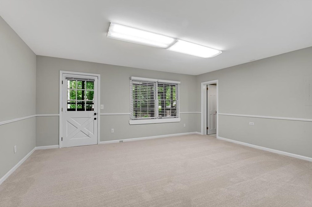 2450 Fontainebleau Dr, Atlanta GA  30360-1227 exterior