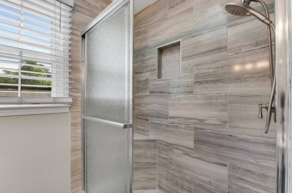 2450 Fontainebleau Dr, Atlanta GA  30360-1227 exterior