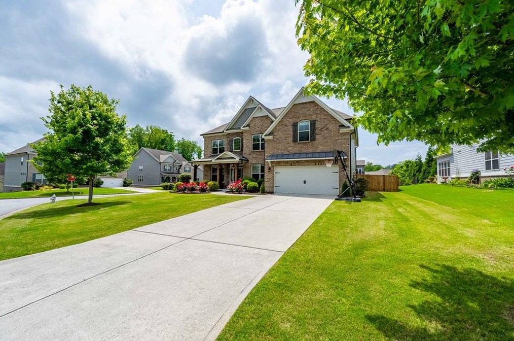 5425 Point Dr, Cumming, GA 30040