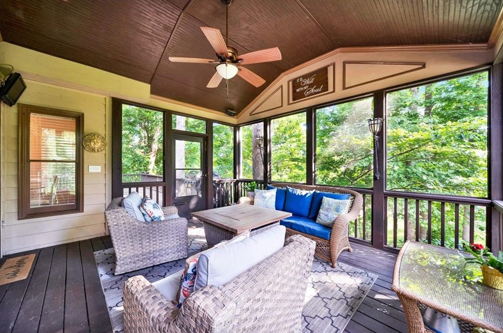 637 Braidwood Dr, Acworth, GA 30101-3527