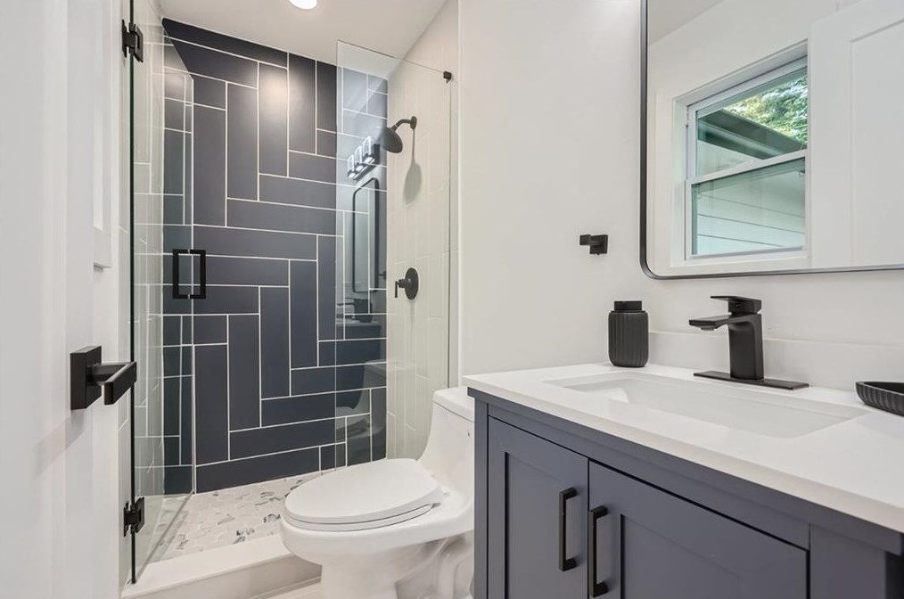 2748 Amelia Ave, Decatur GA 30032-4301 exterior