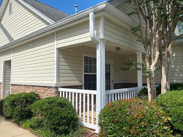 914 Oaks Dr, Holly Springs, GA 30188-8306