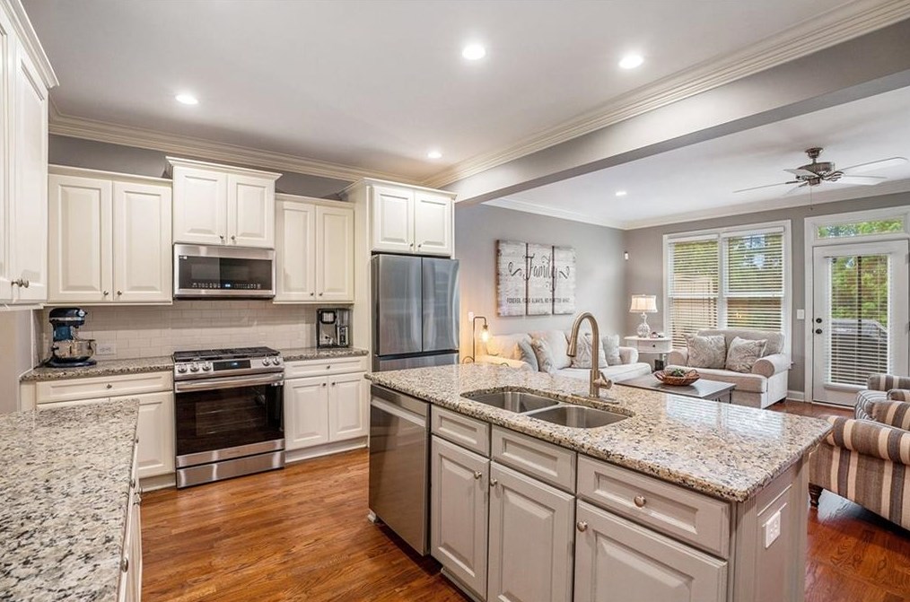 2048 Heathermere Way, Roswell, GA 30075-8355