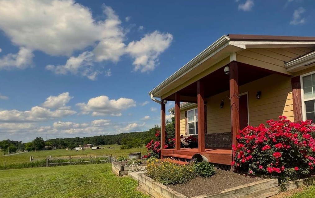 530 Bud Hardy, Calhoun, GA 30701