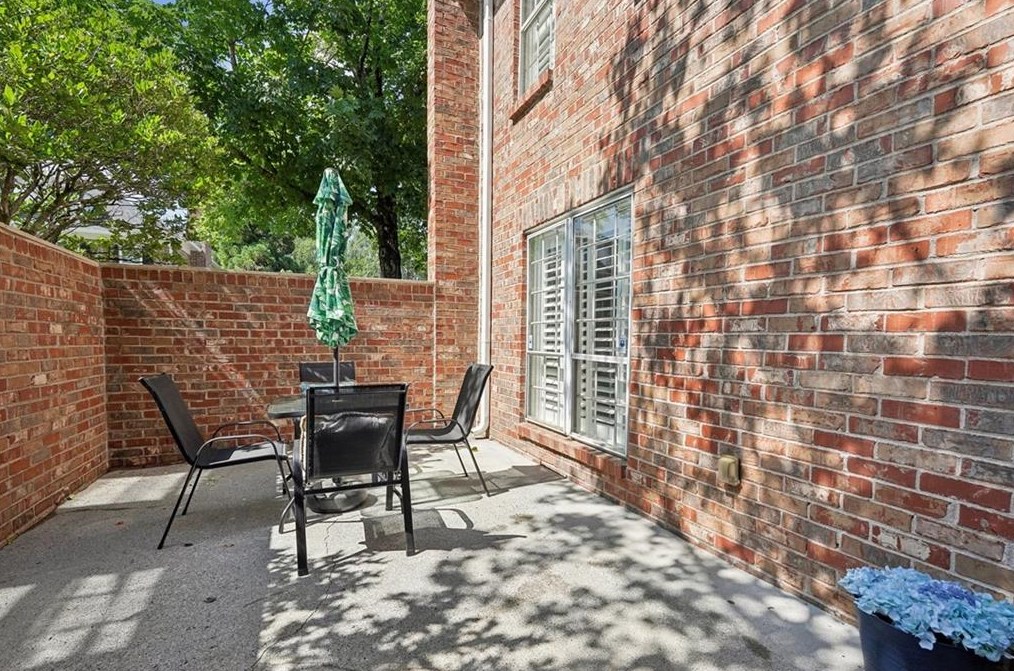 12 Market Sq Pl, Atlanta GA 30318-1428 exterior