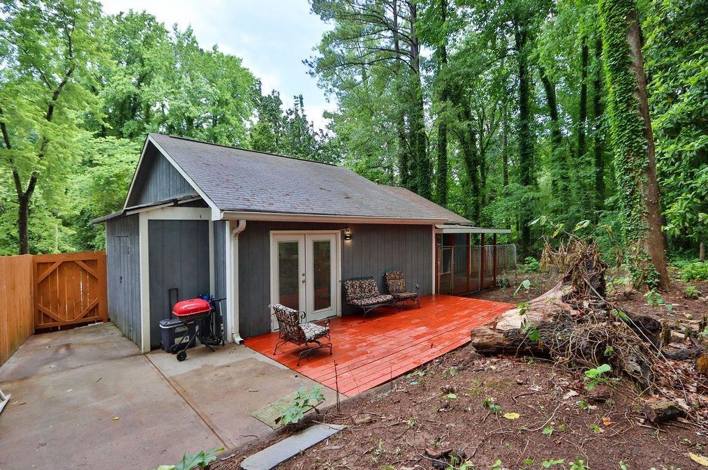 5121 Martins Crossing Rd, Stone Mountain GA  30088-2004 exterior