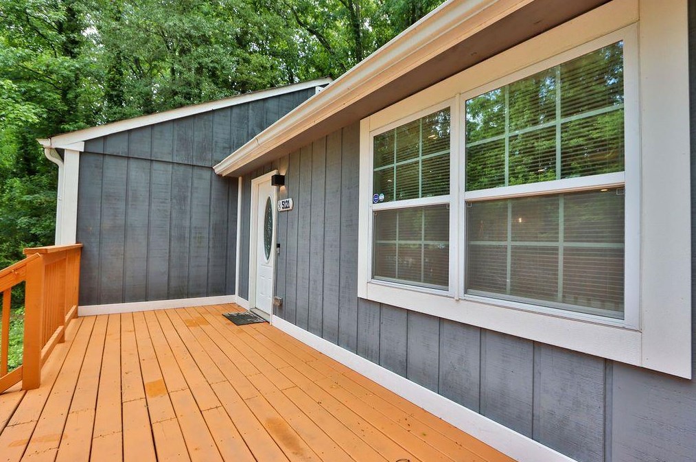 5121 Martins Crossing Rd, Stone Mountain GA  30088-2004 exterior