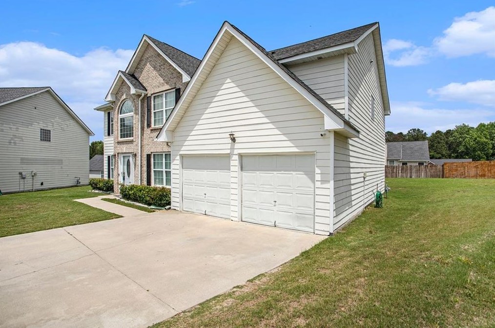 510 Shire Ln, Fairburn, GA 30213-2189