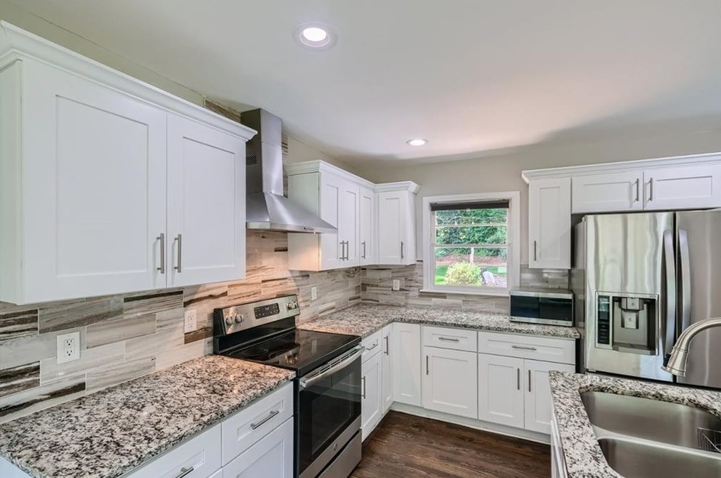 3190 Pinehill Dr, Decatur GA 30032-2807 exterior