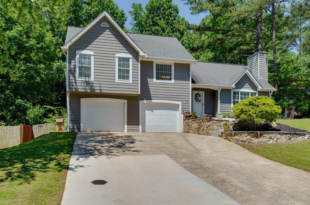 114 Rose Creek Ln, Holly Springs, GA 30189-6181