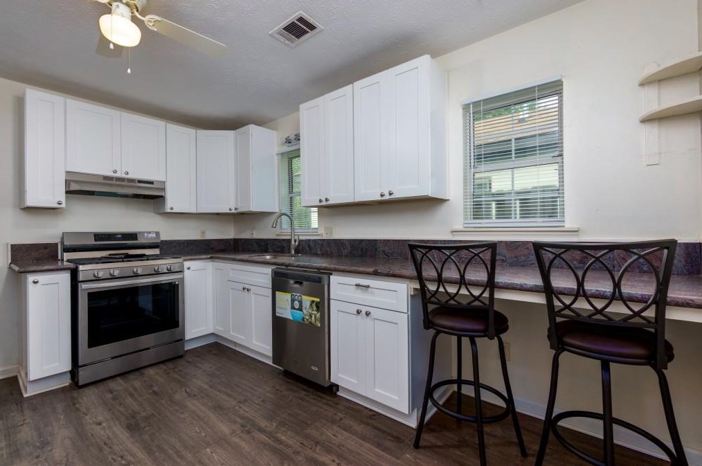 461 Oak Dr, Atlanta GA  30354-1228 exterior