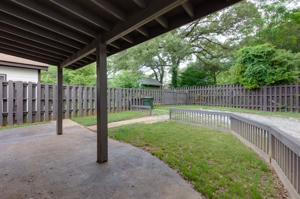 461 Oak Dr, Atlanta GA  30354-1228 exterior