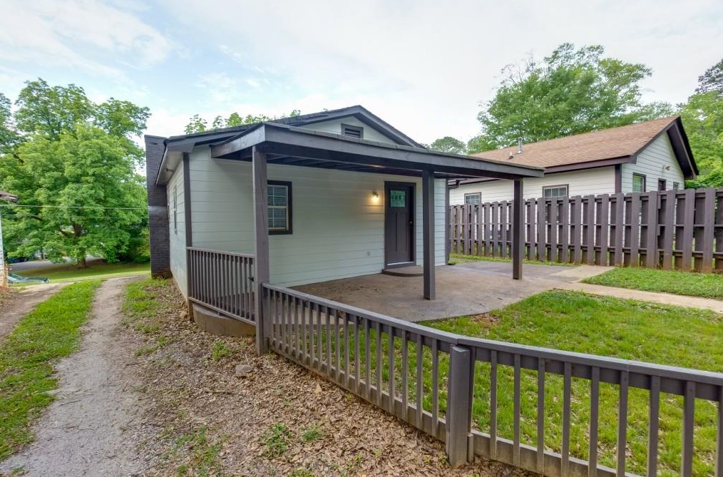 461 Oak Dr, Atlanta GA  30354-1228 exterior
