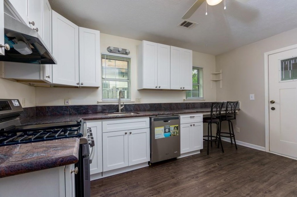 461 Oak Dr, Atlanta GA  30354-1228 exterior