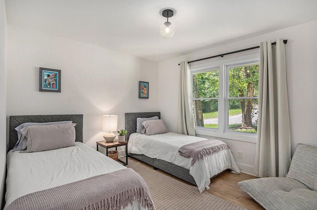 1448 Meadowlark Dr, Decatur GA 30032-3029 exterior